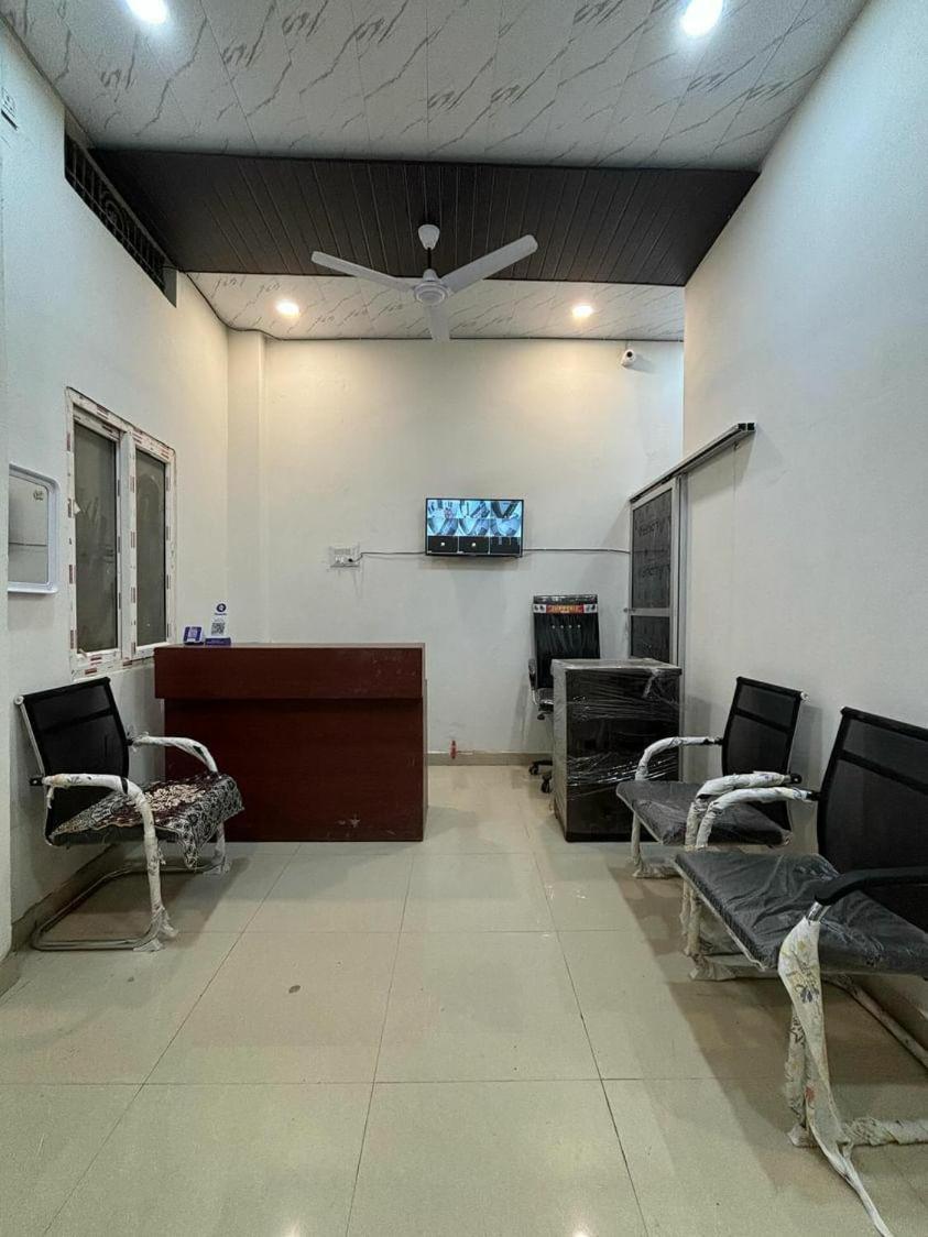 Madhuri Guest House Varanasi Exterior foto